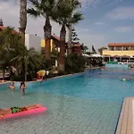 Üdülőközpont Atlantica Panthea