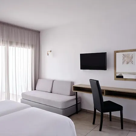 منتجع Atlantica Panthea 4*