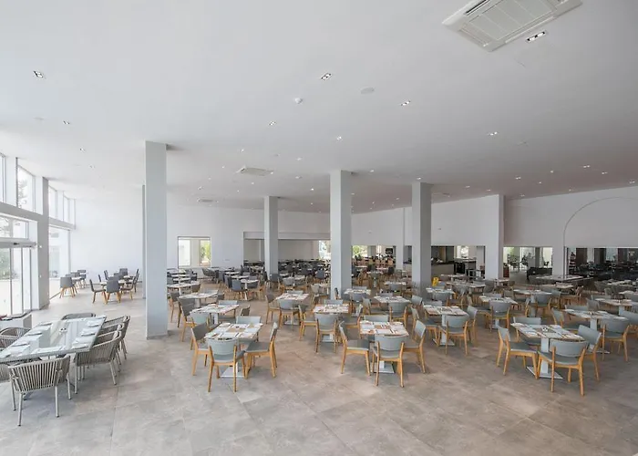 Atlantica Panthea 4* Ayia Napa