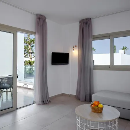Semesteranläggning (resort) Panthea Village Water Park 4*