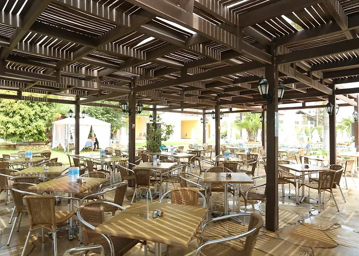 Semesteranläggning (resort) Atlantica Panthea 4*